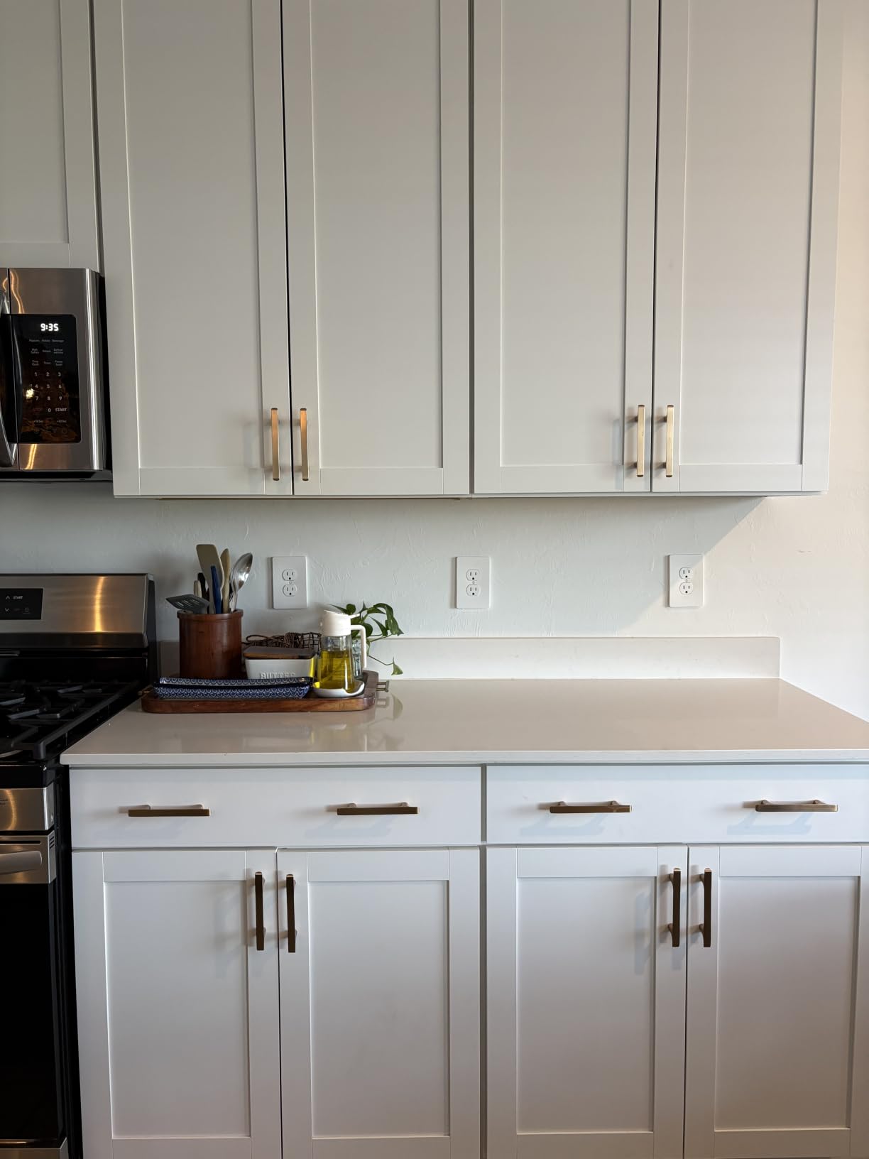 Vamos Tile Peel and Stick Backsplash Seamless Tile for Kitchen and Bathroom, White and Glossy Wooden Marble PVC Mixed Light Gold Self Adhesive Fish Scale Metal Mosaic Tiles (10 Sheets) customer photo 1