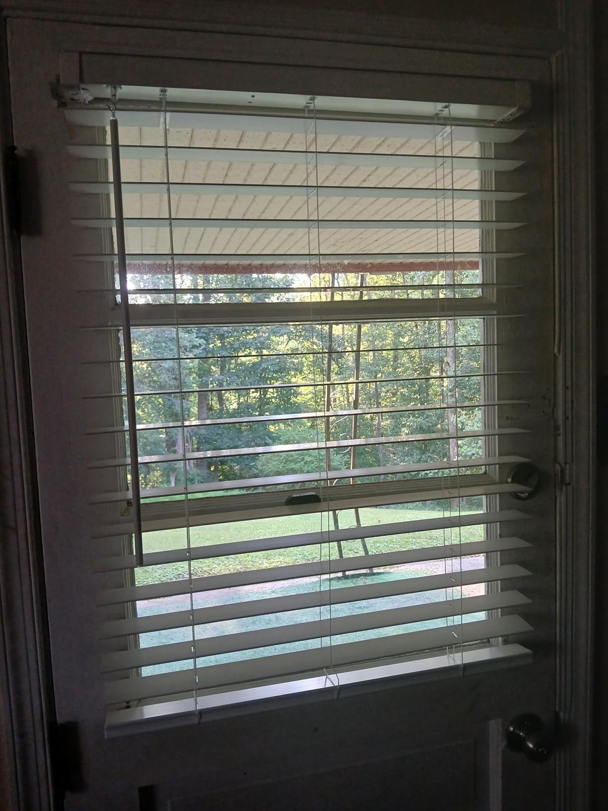 SEEYE 2 Inch Faux Wood Blinds for Indoor Windows with Crown Valance, Cordless Room Darkening Window Blind, 26
