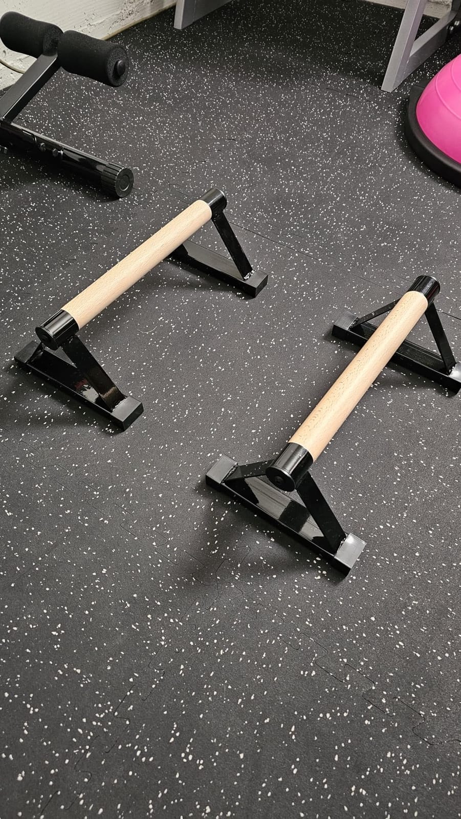 Parallettes Bars, 16 INCH Solid Wood Push Up Bars with Anti-Slip Grip for Calisthenics, Handstand, Floor Workouts, Sturdy Metal Bracket Supports Up to 600 lbs for Home Gym, CrossFit & Fitness Training customer photo 2