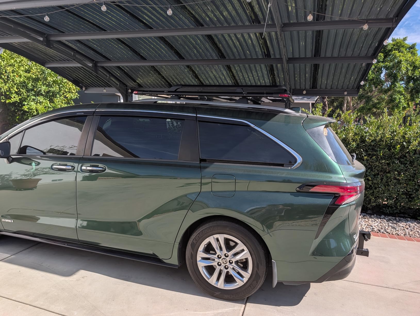 VEVOR Roof Rack Cargo Carrier, 48 x 40 x 5.6 in, Universal Rooftop Cargo Basket, Car Top Luggage Holder with 150 lbs Max Load Capacity, 4.1 in Fence, Anti-Rust Alloy Steel, Wind Fairing, for SUV Car customer photo 2