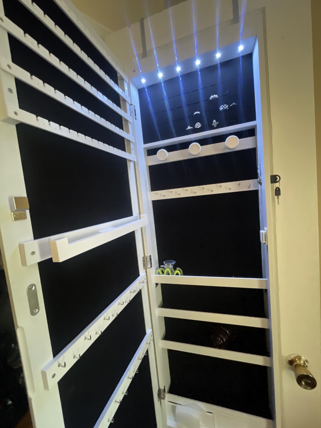 DUMOS 6 LEDs Mirror Jewelry Cabinet, Wall or Door Mounted Jewelry Organizer, 47.2-Inch Tall Lockable Large Capacity Cosmetic Storage, Gift Idea, White customer photo 2