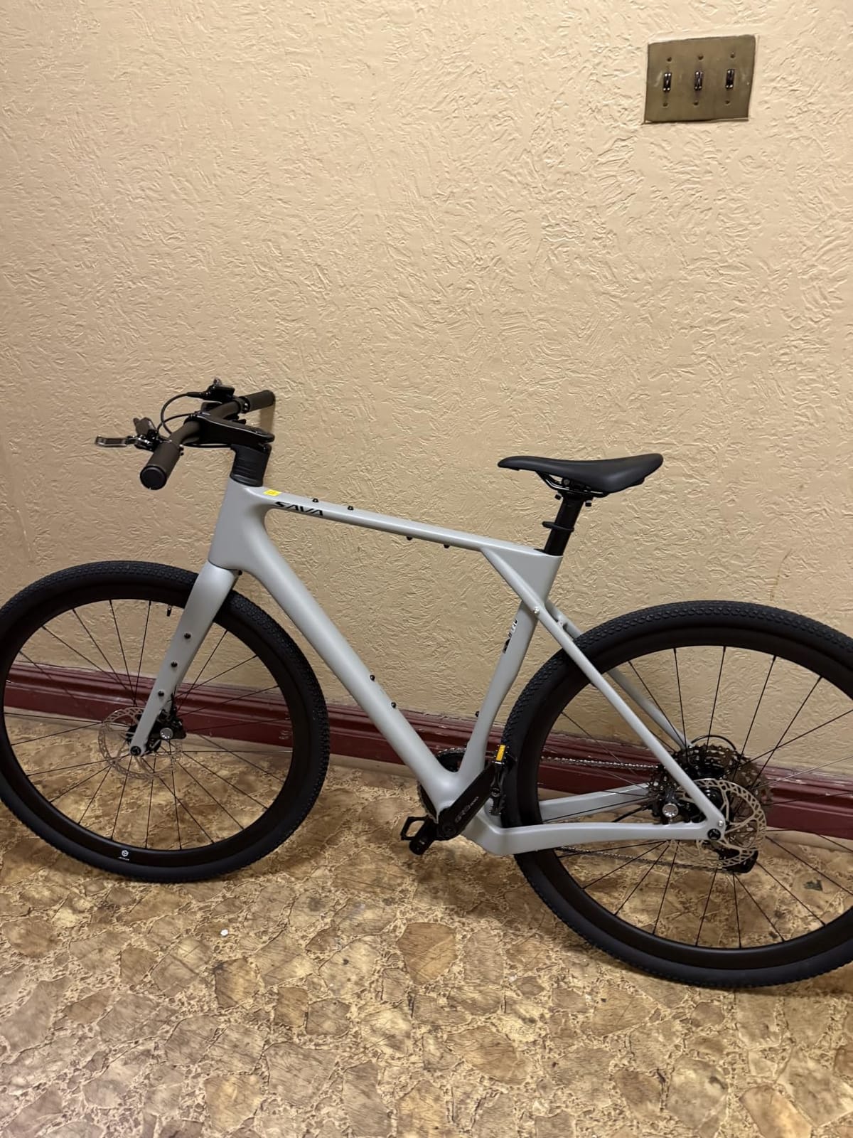 SAVADECK Carbon Gravel Bike - T800 Carbon Frame & Fork, Shimano U6000 11-Speed Groupset, Hydraulic Disc Brakes, 700CX40mm All-Terrain Tires customer photo 1