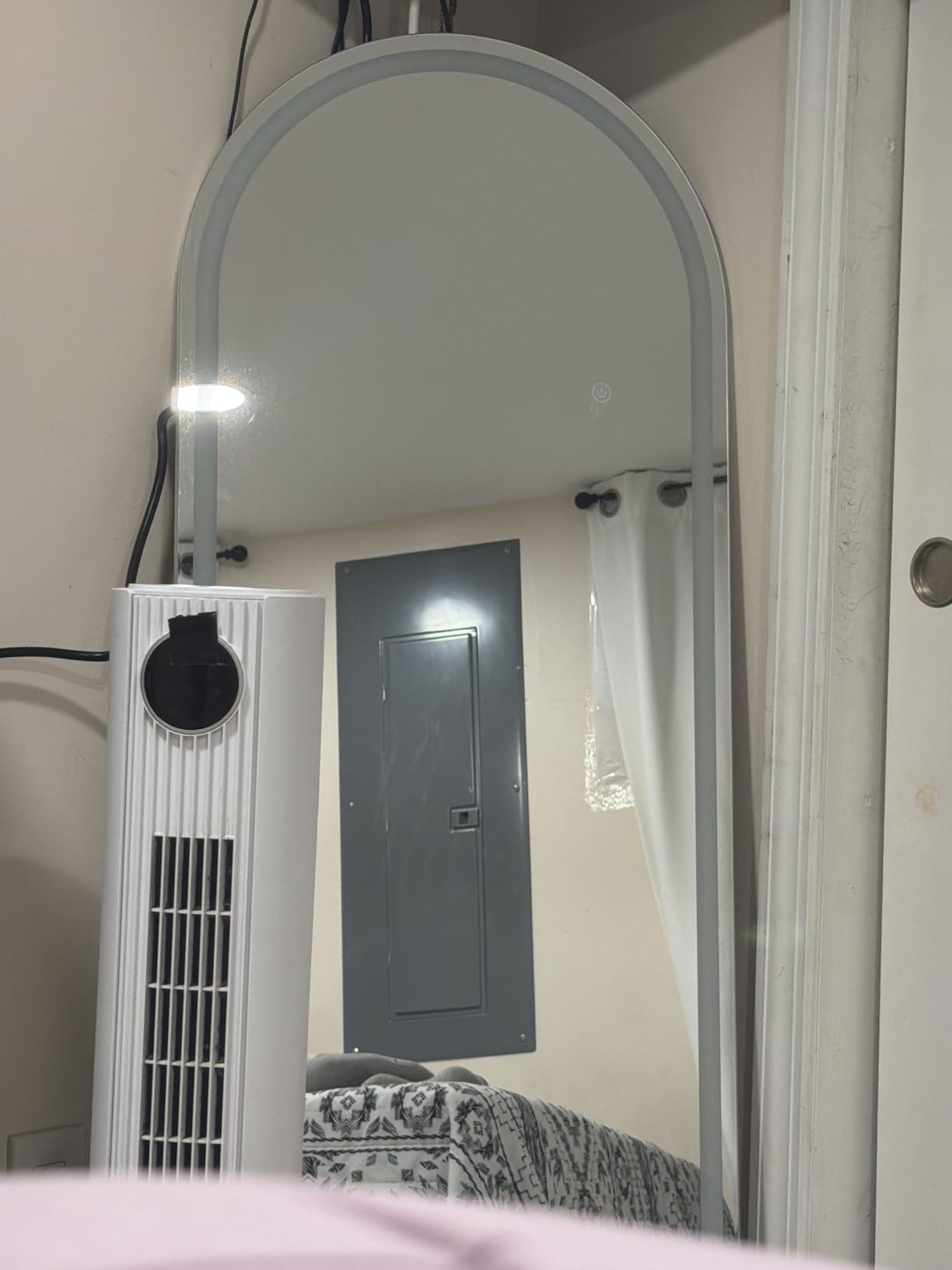 Koonmi LED Full Length Mirror, 56