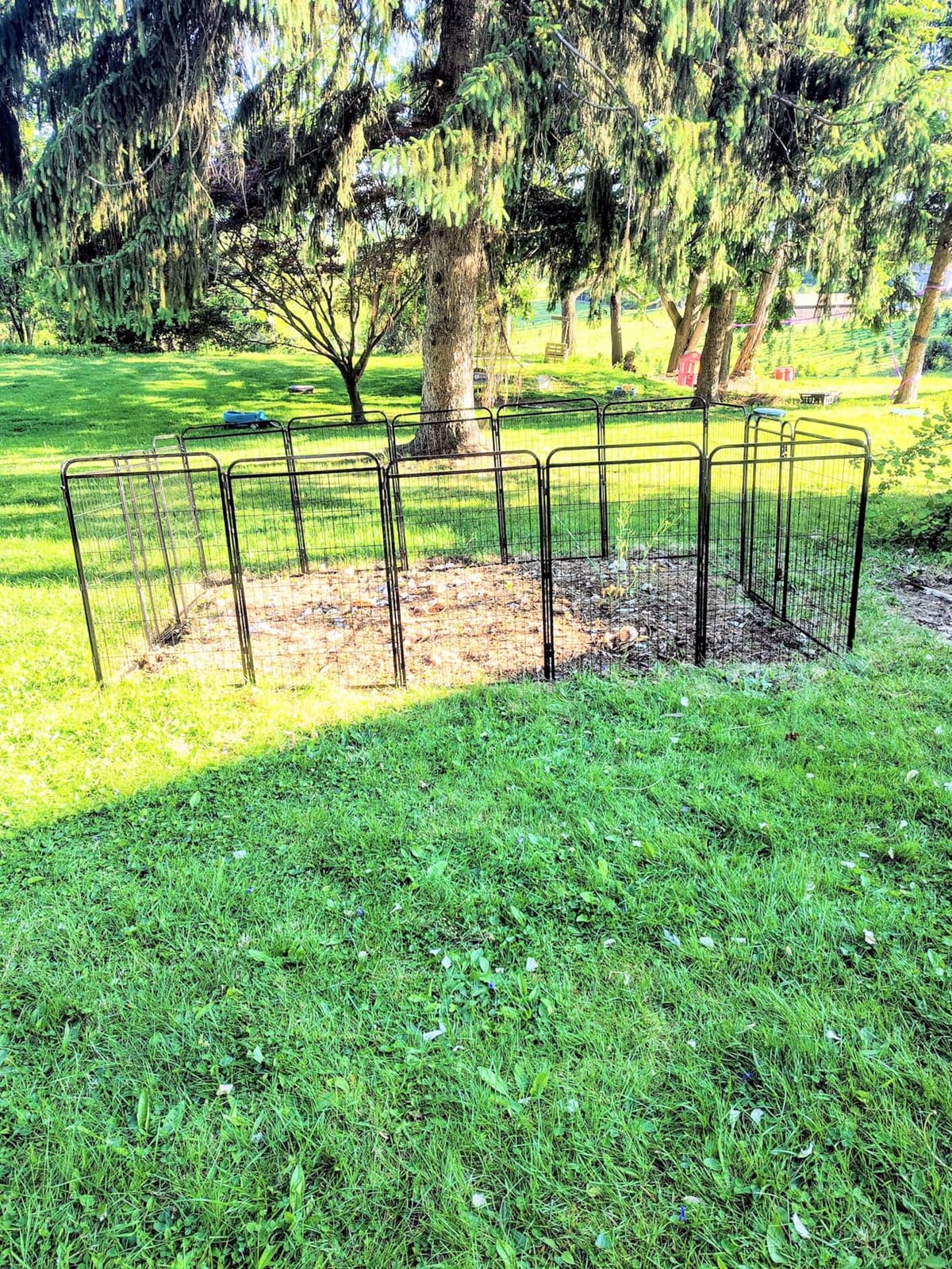 40 in(H) Garden Fence Outdoor for Yard with 2 Gravity Automatic Lock Gates, Heavy Duty Iron 16 Panels Total 34.7ft(L) Outdoor Dog Metal Animal Barrier Fence for Patio & Flower Bed, Black customer photo 2