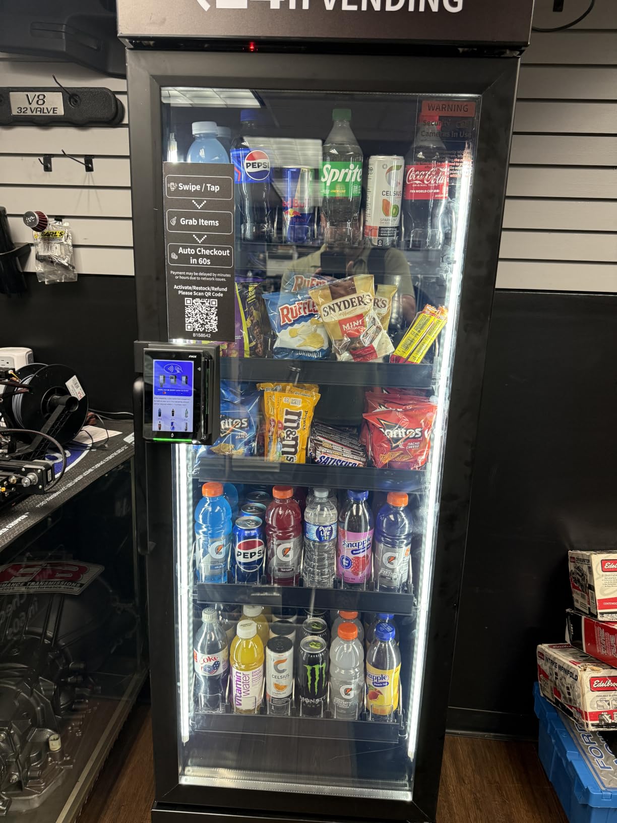 Smart Combo Vending Machine for Business with AI Technology Vending Machine for Sale, Card Reader & App Control Refrigerated Commercial US-360 customer photo 1