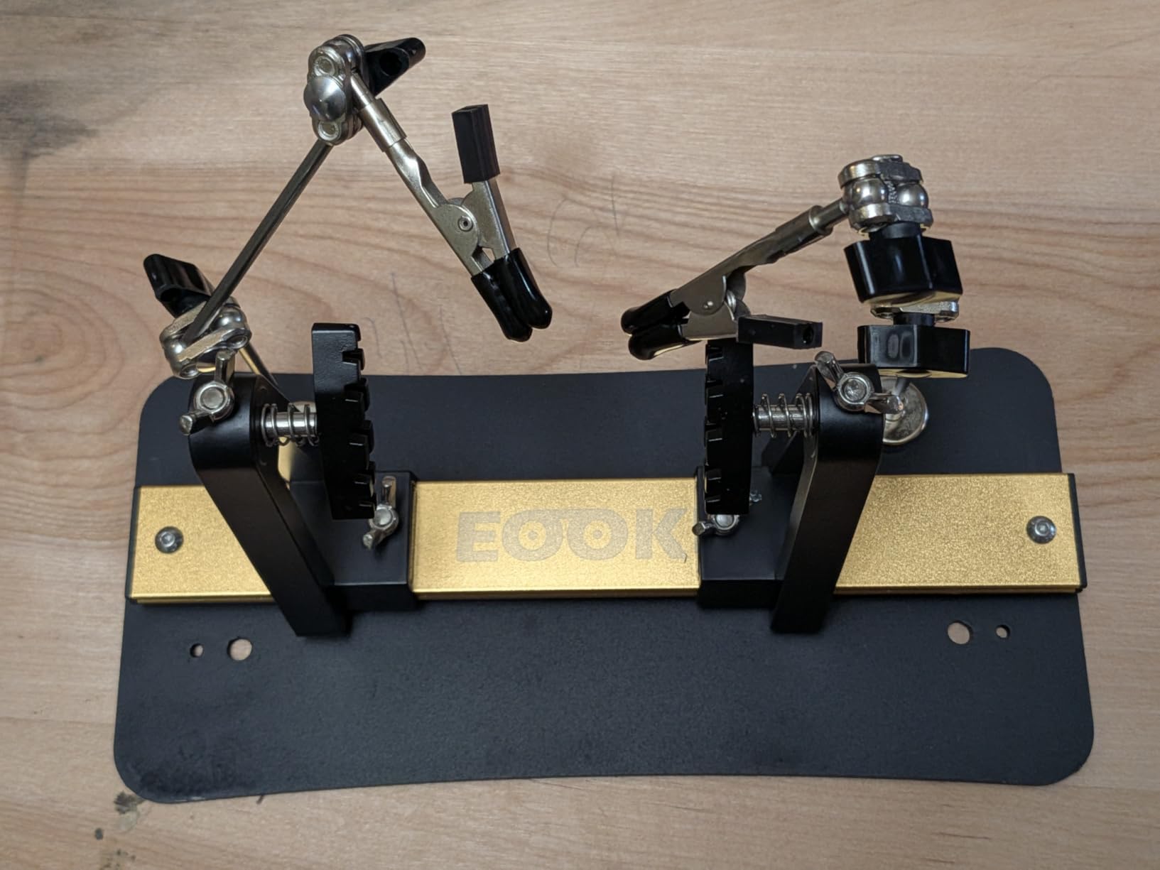Circuit Board Holder 2 Helping Hands with Heavy Base for Soldering and Repair, Adjustable 360 Rotation, Space-Saving and Aluminum, Durable for Electronics PCB customer photo 1