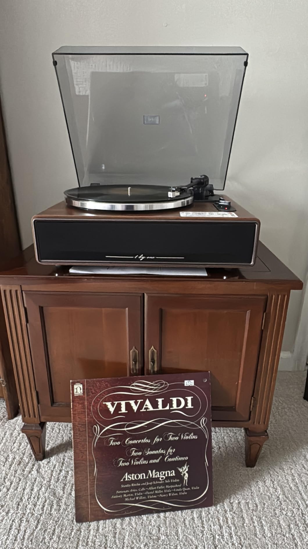1 BY ONE Vinyl Record Player with Built-in Speakers, Belt-Drive Turntable customer photo 2