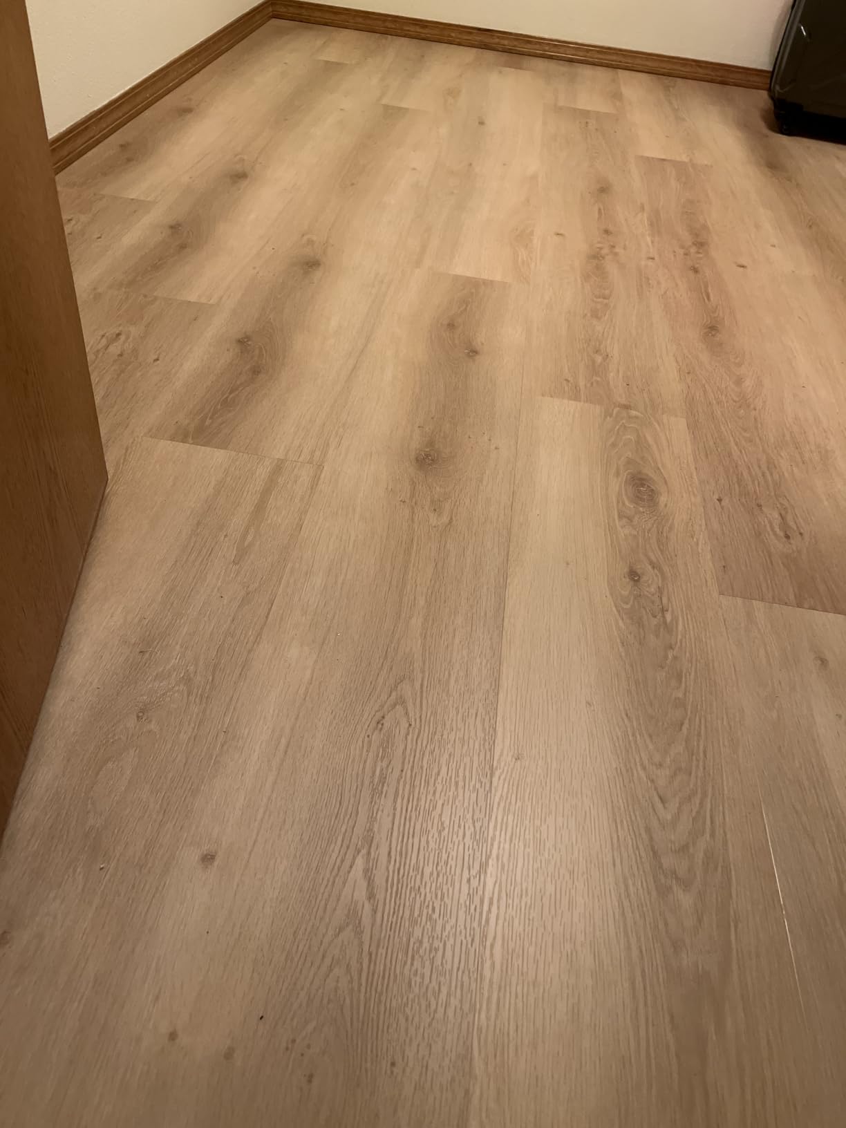 Allure Wide Plank Luxury Vinyl Flooring, Vanilla Latte Oak 9