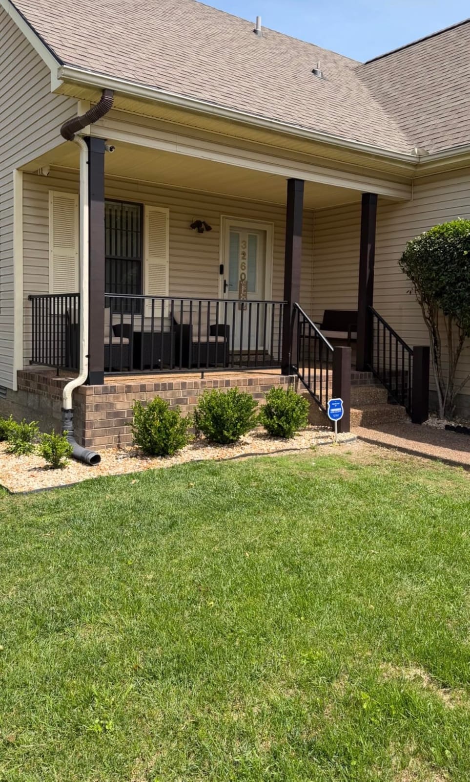 Egadis 1 Pack 36 in x 8 ft Aluminum Porch and Deck Railing Kit Without Post | Pioneer in Modular Aluminum Railing Kit, ASTM Certified, Black Textured AAMA2604 Finish for Deck, Porch & Balcony (1 Panel) customer photo 1