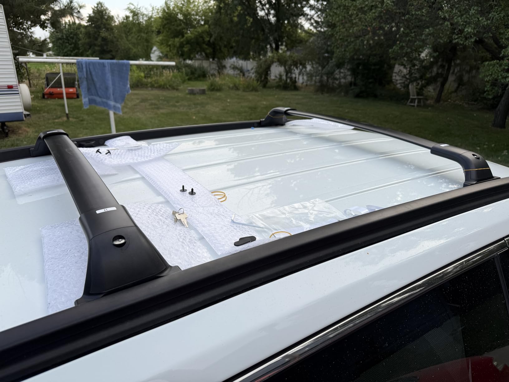 KINGGERI Roof Rack Cross Bars for Chevy Chevrolet Blazer EV 2024-2026 | 300lbs Lockable Heavy Duty All Aluminum Roof Rails Crossbars Rooftop Cargo Basket Luggage Kayak Canoe Snowboard Bike customer photo 2