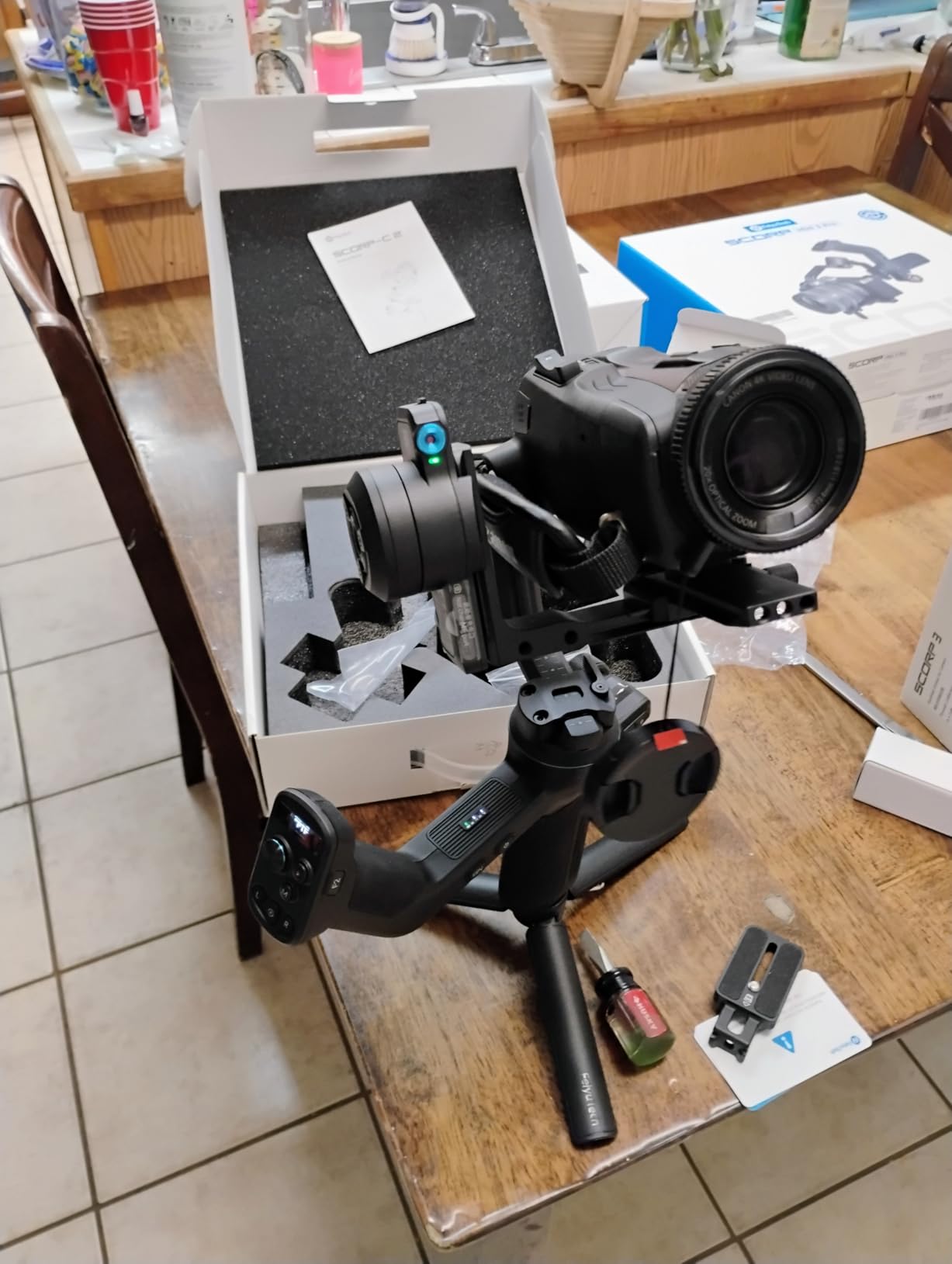 FeiyuTech SCORP-C2 Camera Gimbal Stabilizer with Built-in AI Tracking | 3-axis stabilizer with 7.72 lbs payload, native vertical shooting and intelligent tracking for DSLR & mirrorless cameras customer photo 1