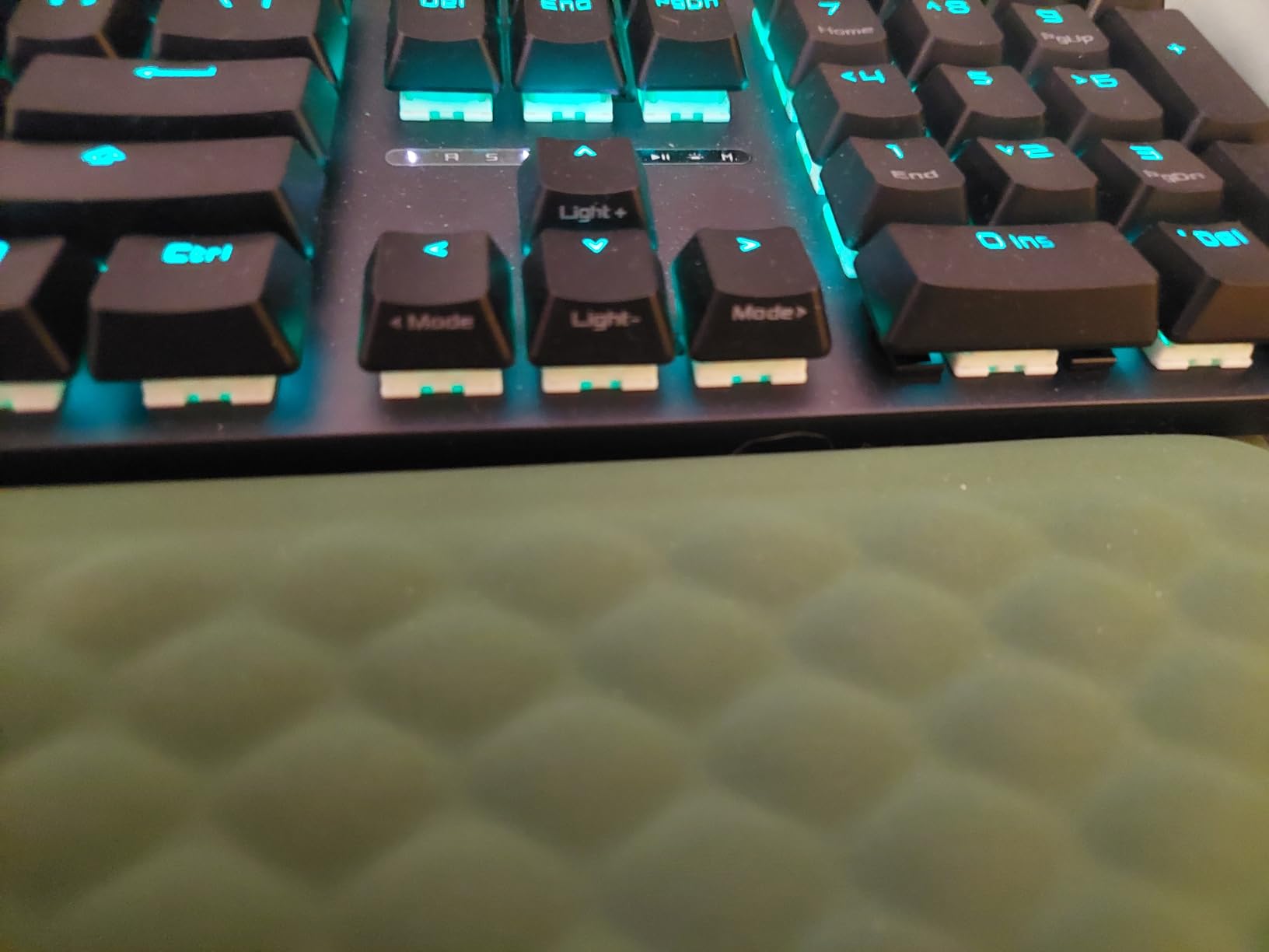 ASUS ROG Strix Scope II X Wired USB Mechanical Gaming Keyboard - 100% Full-Size, Hot Swappable Pre-lubed ROG NX Snow V2 Linear Switches, PBT Keycaps, RGB, PC/Mac Support - Black customer photo 1