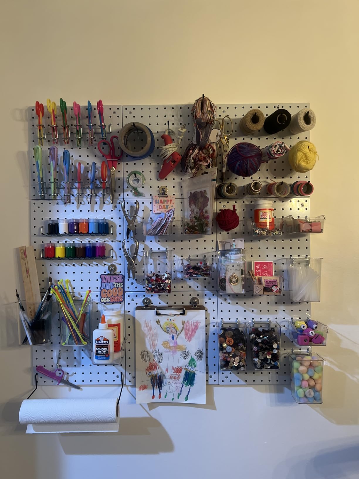 Peg Board Kit, Includes Pegboard and Accessories,with Hooks and Bins,Peg Board Wall Organizer for Office,Ornaments Display,Crafts Organization (129, Black) customer photo 1