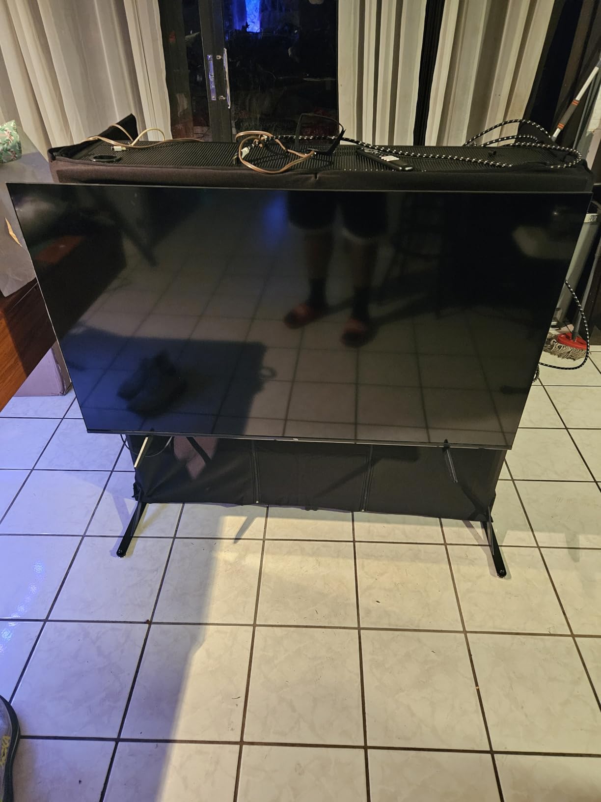 Rockville ROCKBOOTH TV DJ Booth Table Facade with 70