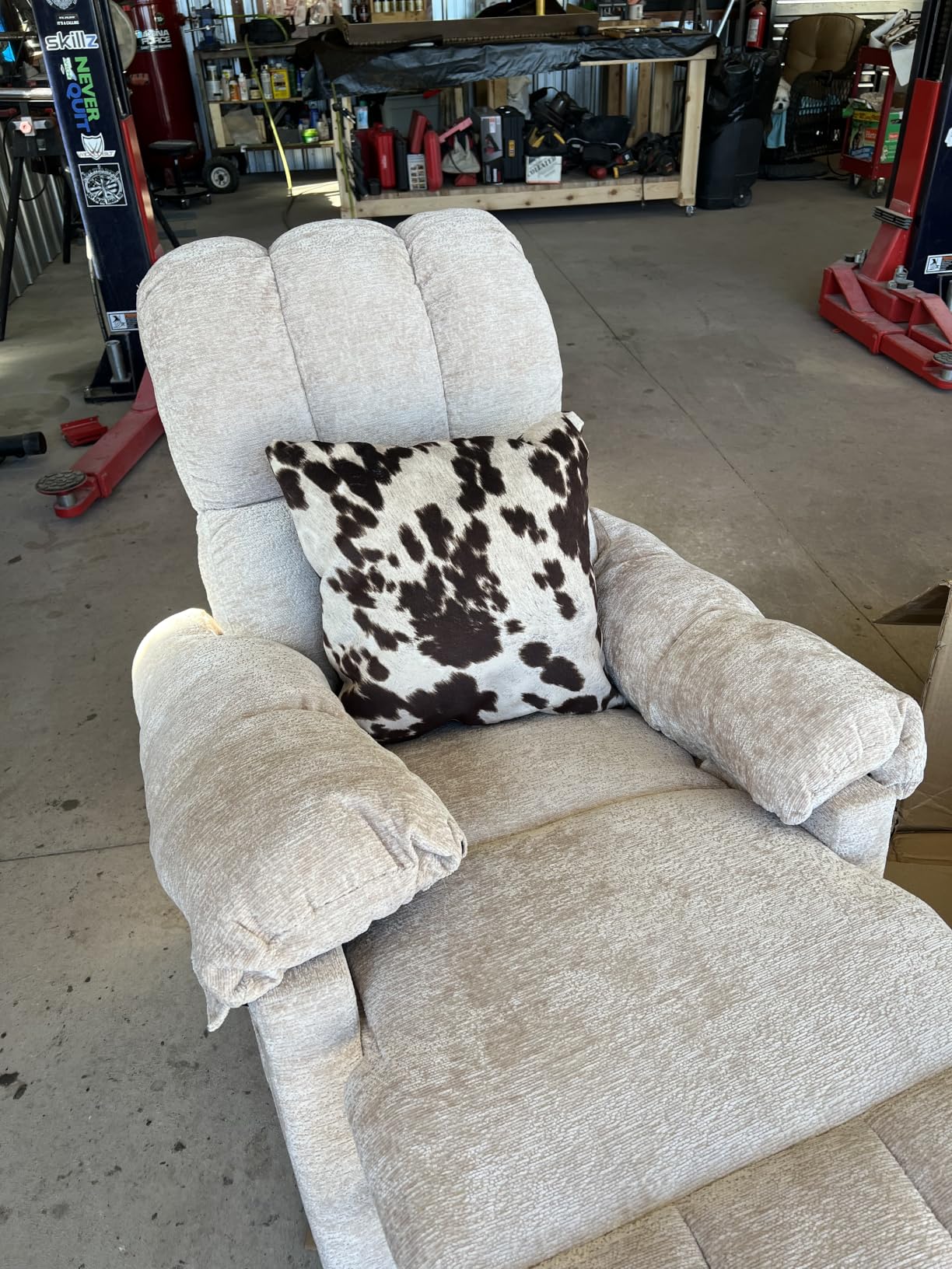 Korser Recliner Chair, Swivel Rocker Recliner Chair for Adults, Small Recliners for Small Spaces, Upholstered Manual Recliner with Side Pockets, Nursery Rocking Chair for Living Room, Chenille, Beige customer photo 2