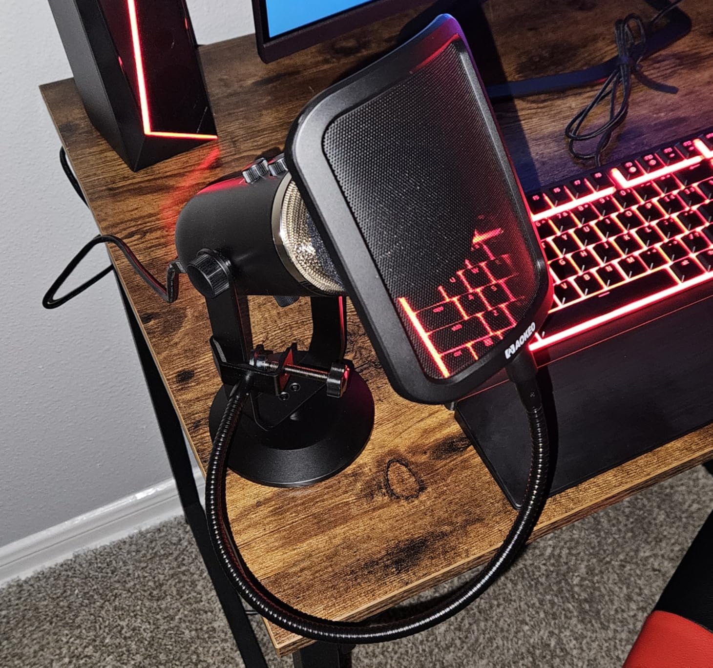 Aokeo Microphone Pop Filter, Mic Mask Shield, Three-Layer Wind Pop Screen with Flexible 360 Gooseneck Clip Stabilizing Arm customer photo 1