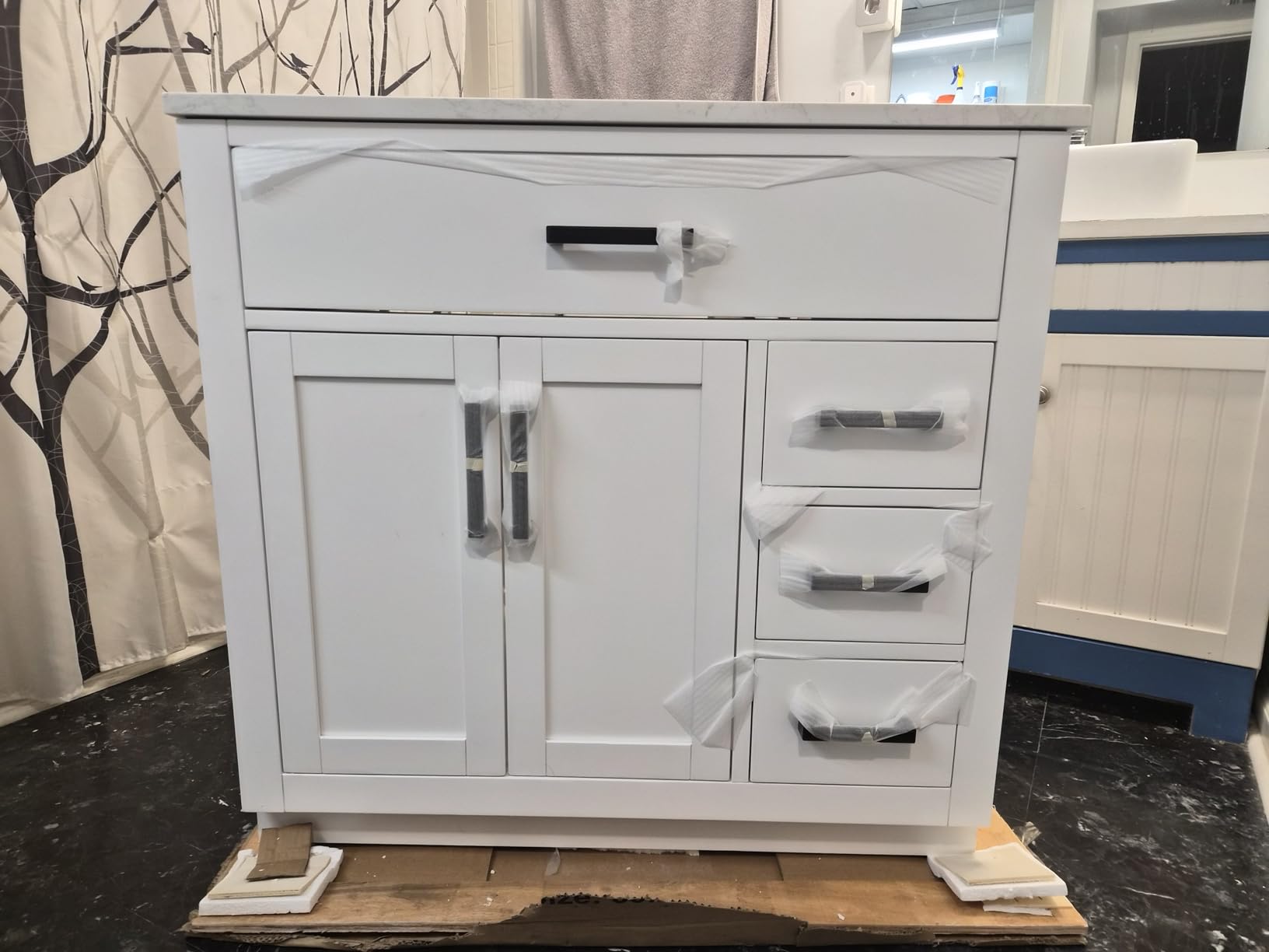 72-inch White Bathroom Vanity with 2 Sinks, Solid Wood, 0.79-inch Stone Countertop and Backsplash, 6 Drawers, 4 Soft Closing Doors customer photo 1