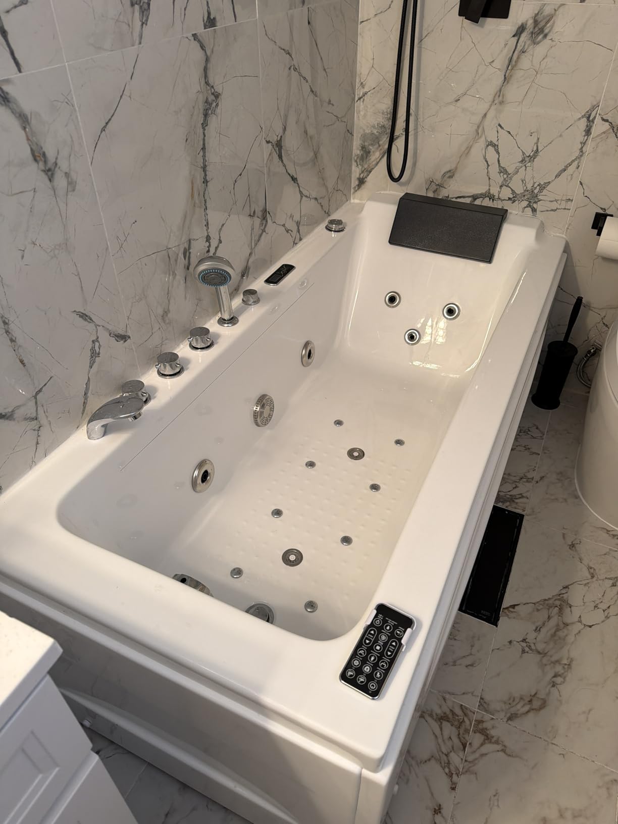 Empava 2 Person Heated Soaking Whirlpool Bathtub, 71