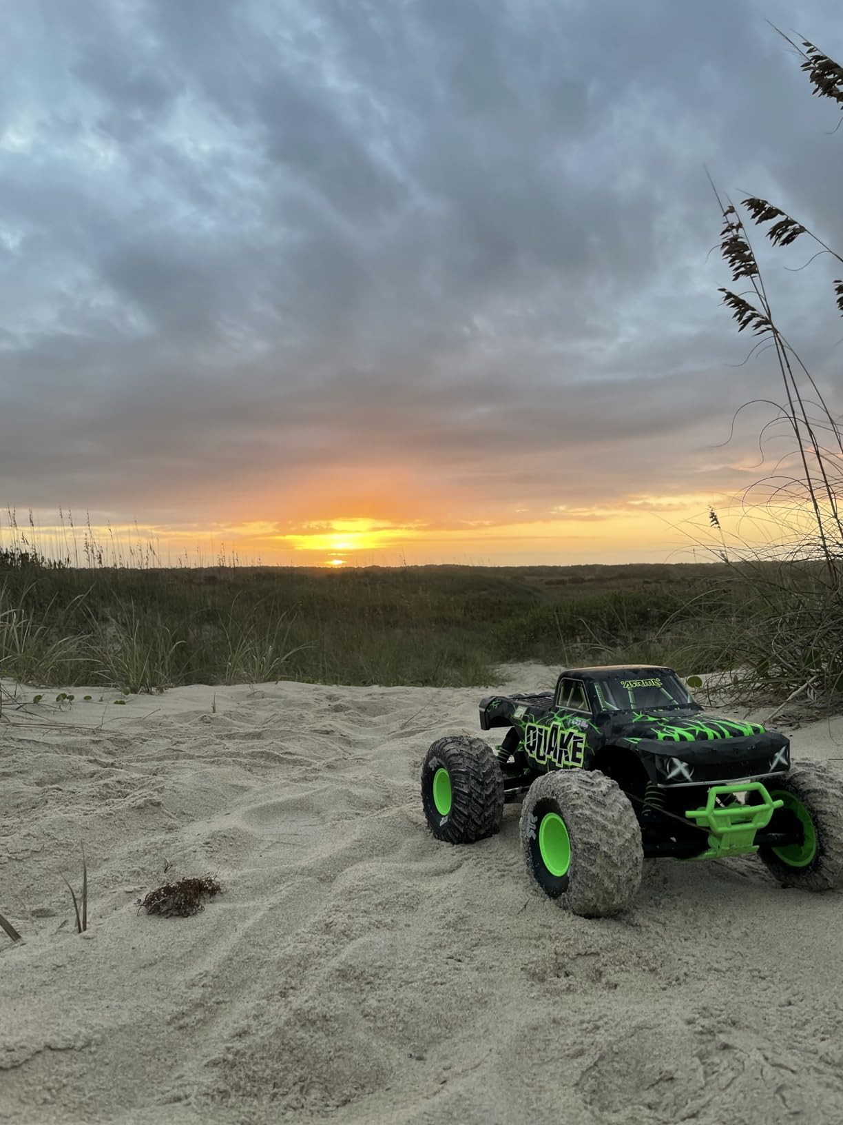 ARRMA RC Truck 1:10 Quake 223S 2WD RTR Brushless Monster Truck, Red, ARA3537T1 customer photo 2