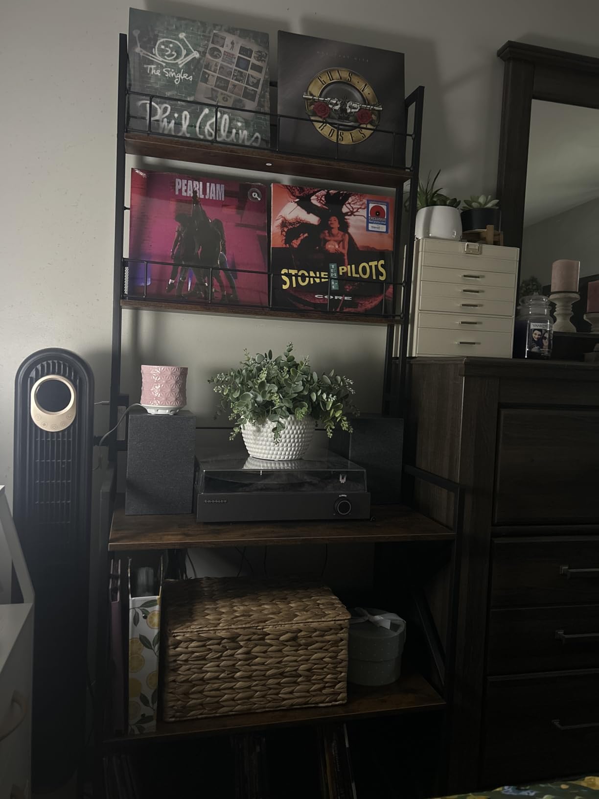 Record Player Stand with Power Outlet - 5-tier Vinyl Record Storage Rack Holds 300 LPs customer photo 2
