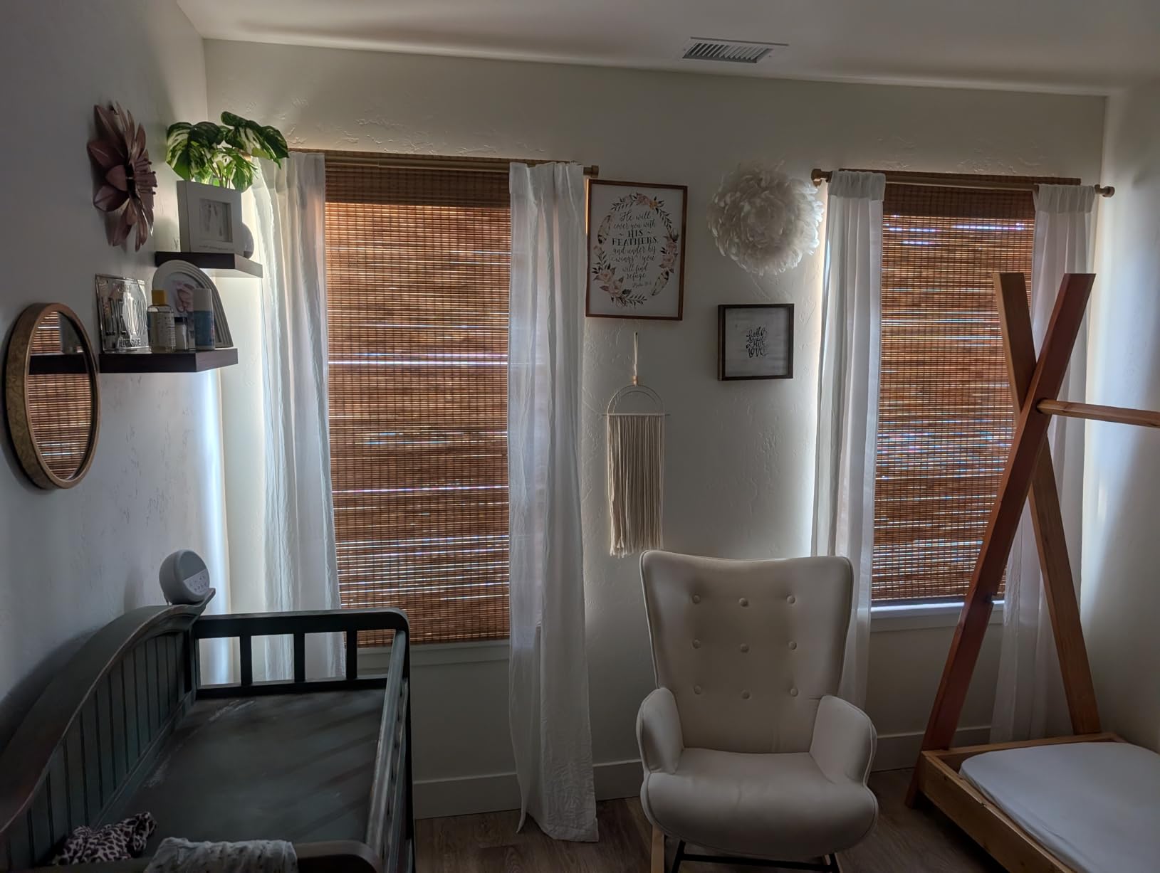AGESISI Bamboo Roman Shades with Valance Cover, Cordless Blinds for Indoor Windows, Blackout Woven Wood Shades for Home & Patio, Privacy Protection, 34