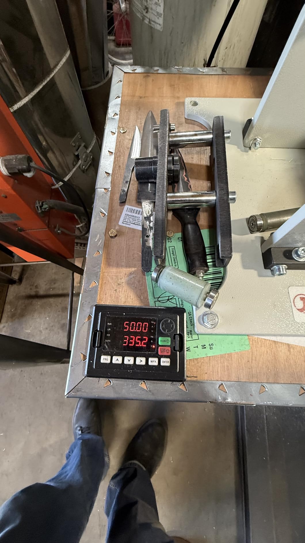 JLD Professional Belt Grinder Sander, 2x72 Inch Belt, 1500W Electric Motor with 2.2KW VFD, 2 sets of grinding kits with 3 grinding methods, Vertical and Horizontal operation includes 3 sanding belts customer photo 1