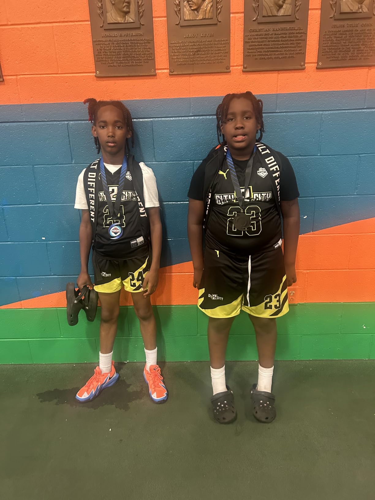 Nike Unisex Kids' S.T. Dynamite Basketball Shoes - Boys and Girls Sneakers customer photo 1