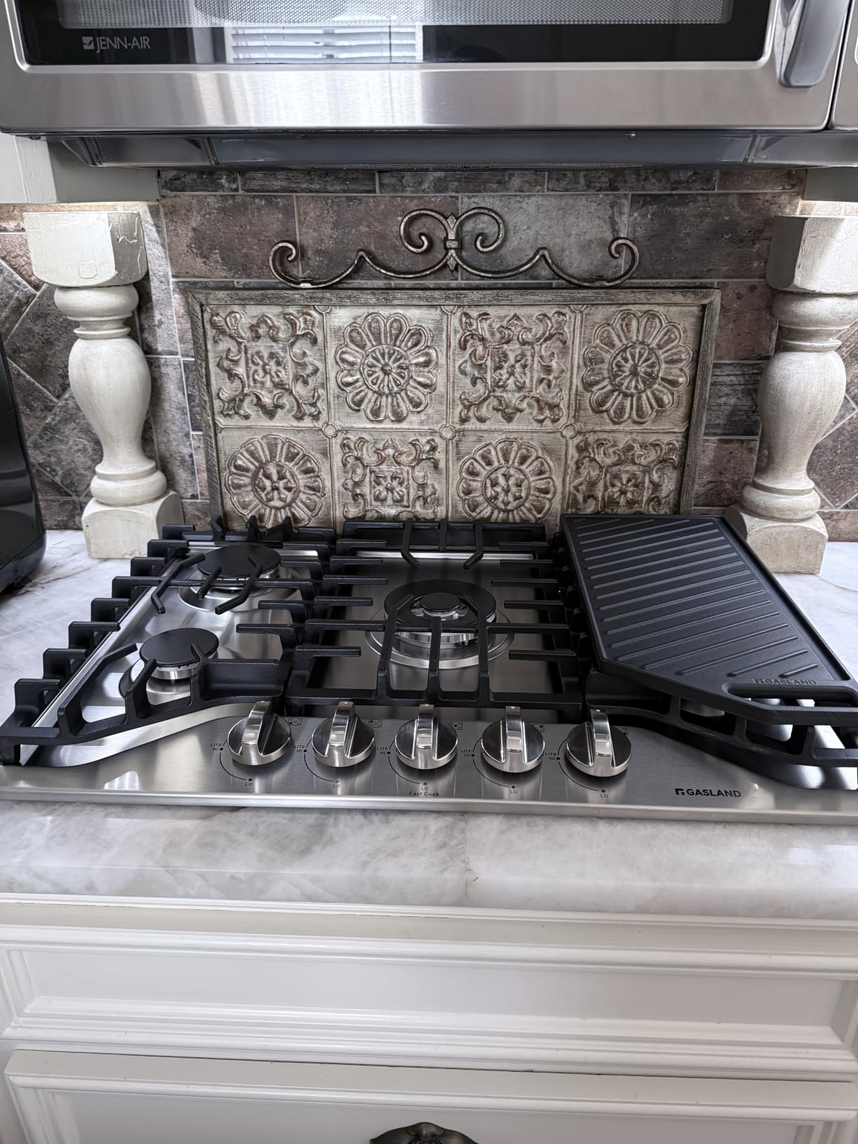 GASLAND 36 Inch Gas Cooktop with Griddle, 5 Burners | Propane Stovetop with Reversible Cast Iron Grill/Griddle, Gas Countertop Plug-in, NG/LPG Convertible Cooktops, Black customer photo 1