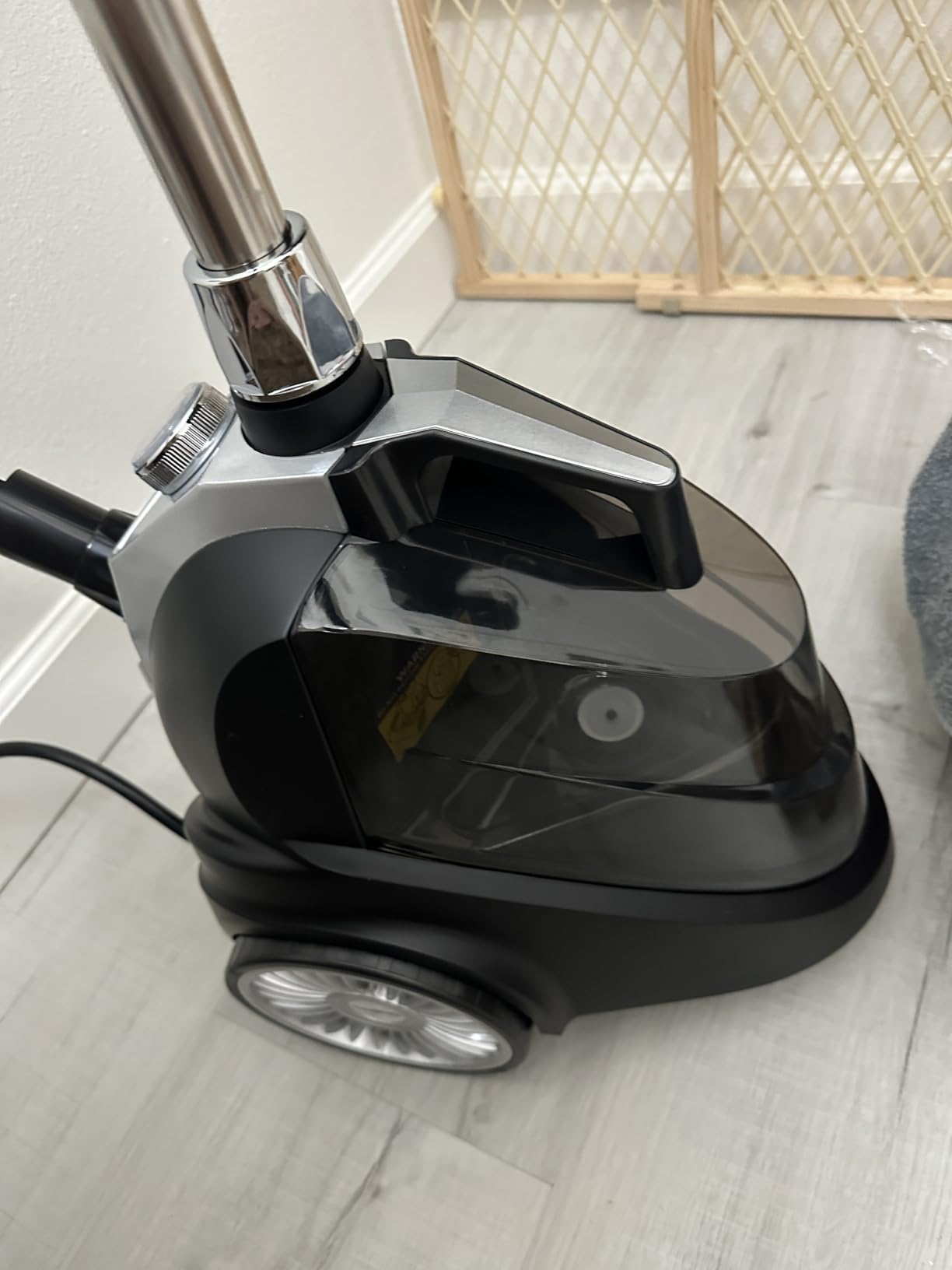 True & Tidy Luxury Standing Garment Steamer with 10 Steam Settings, Smart Auto Shut-Off 1800 Watt Powerful Clothes Steamer, Fast Heat Up, Wrinkle Removal for Home and Business Use customer photo 1
