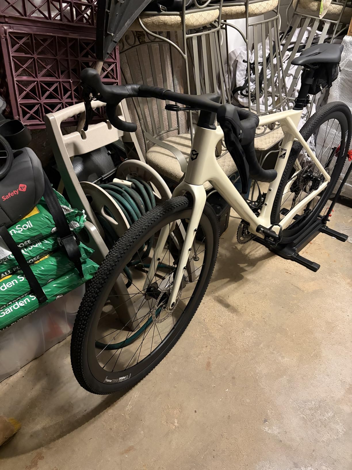 SAVADECK Carbon Gravel Bike - T800 Carbon Frame & Fork, Shimano GRX400 20-Speed Groupset, Hydraulic Disc Brakes, 700C x 40mm Tires customer photo 2