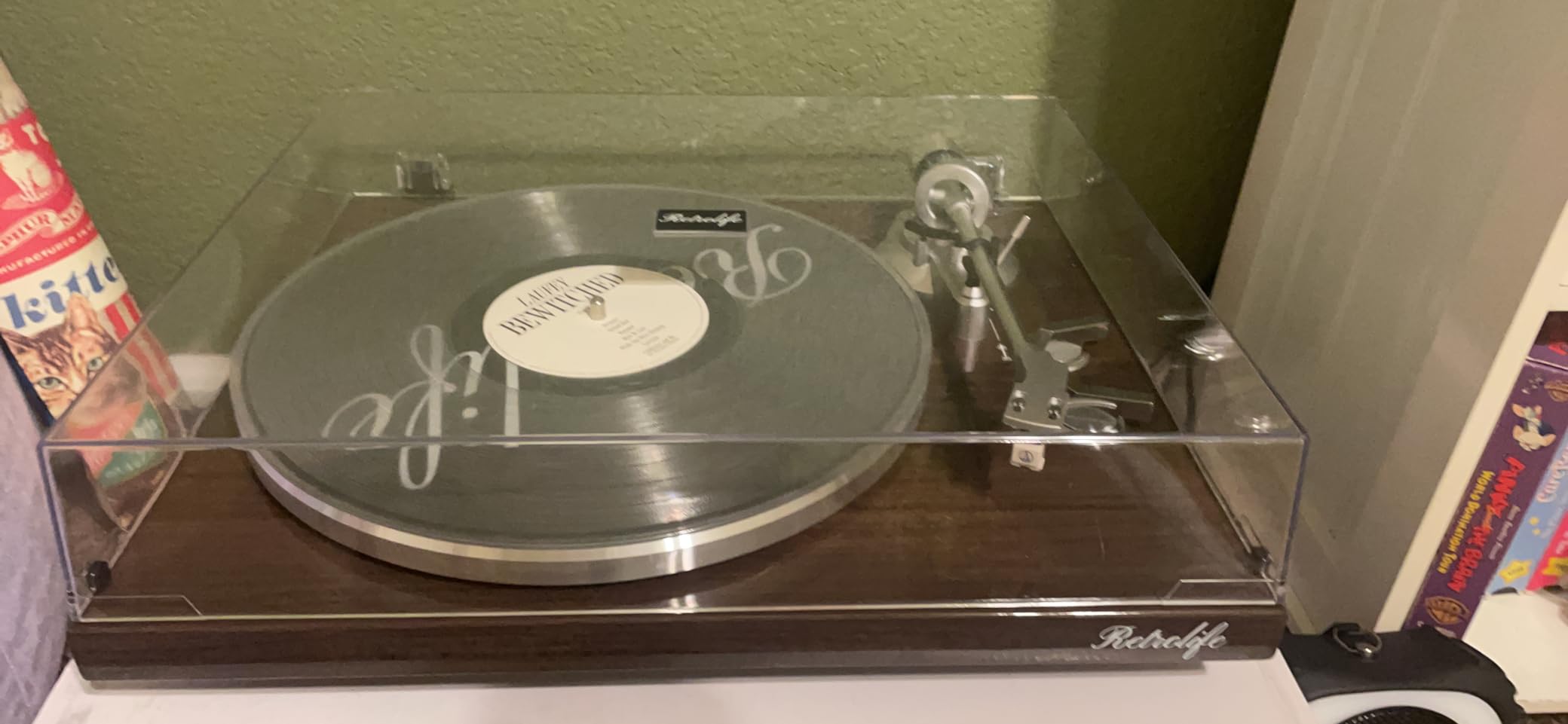 Retrolife Vinyl Record Players Turntable with BT Wireless Output, Piano Red customer photo 2