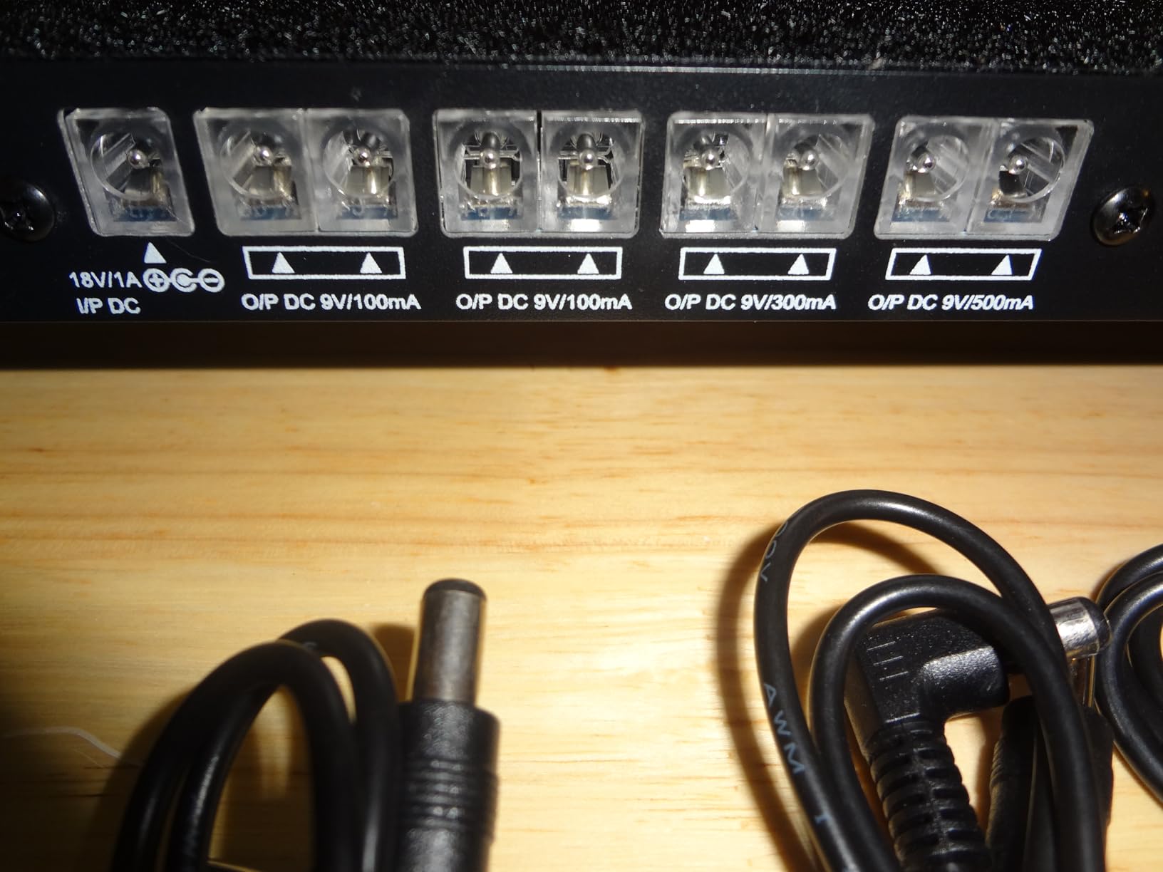 GOKKO Guitar Pedal Board with Built-in Power Supply 15