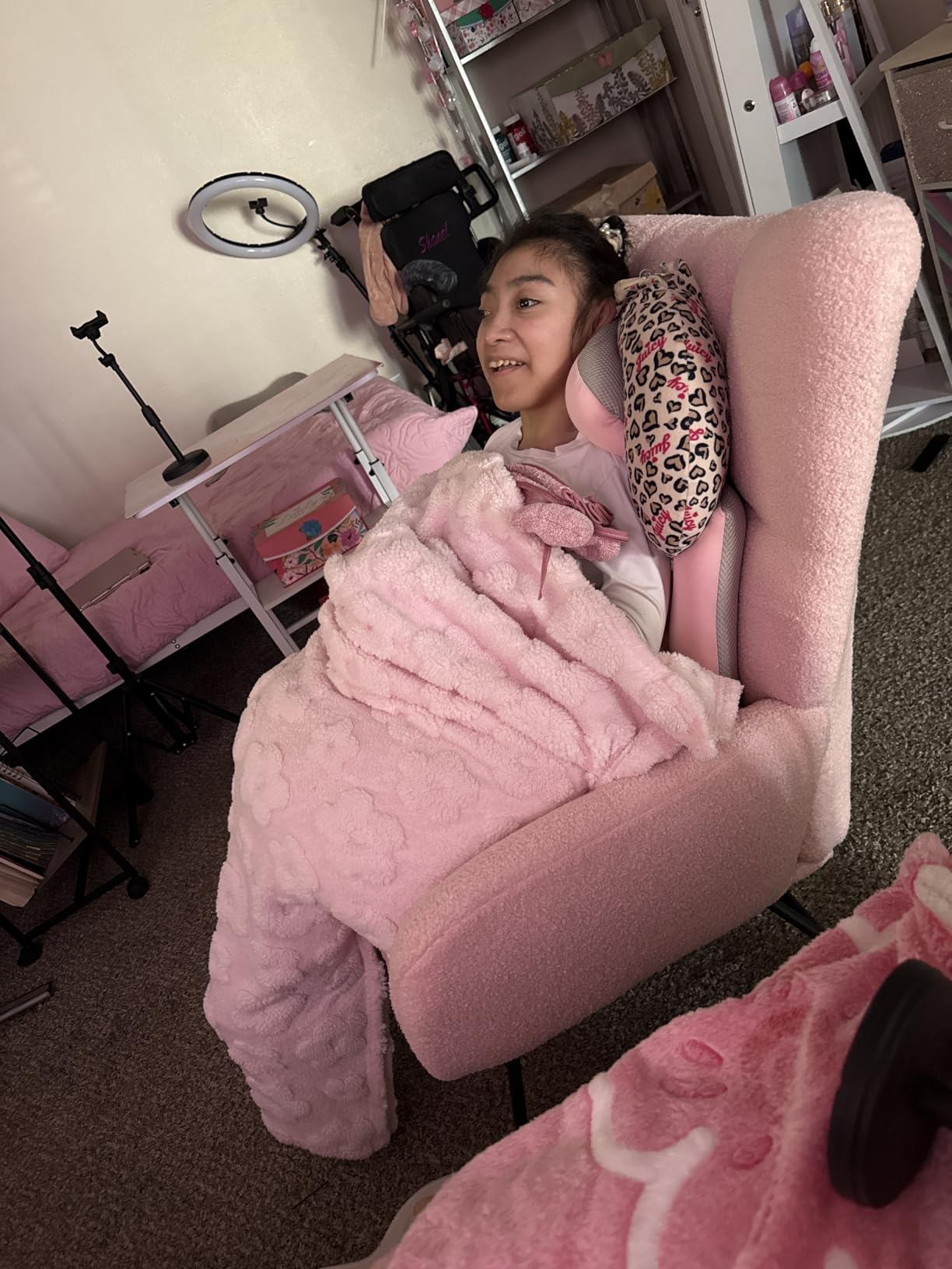 DUMOS Nursery Rocking Chair Teddy Upholstered, Comfy Glider Rocker with High Backrest Armchair Padded Seat, Accent Side Chair for Living Room Bedroom Offices Small Spaces Indoor, Pink customer photo 2