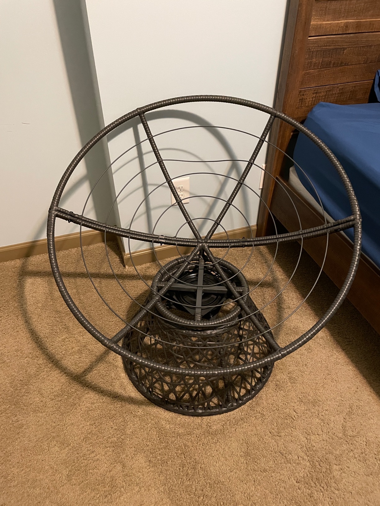 Giantex Wicker Papasan Chair with Soft Thick Cushion and High Capacity Metal Frame, 360° Swivel Ergonomic Lounge Reading Chair for Living Room, Bedroom, Patio, Indoor Outdoor Use (Grey) customer photo 1