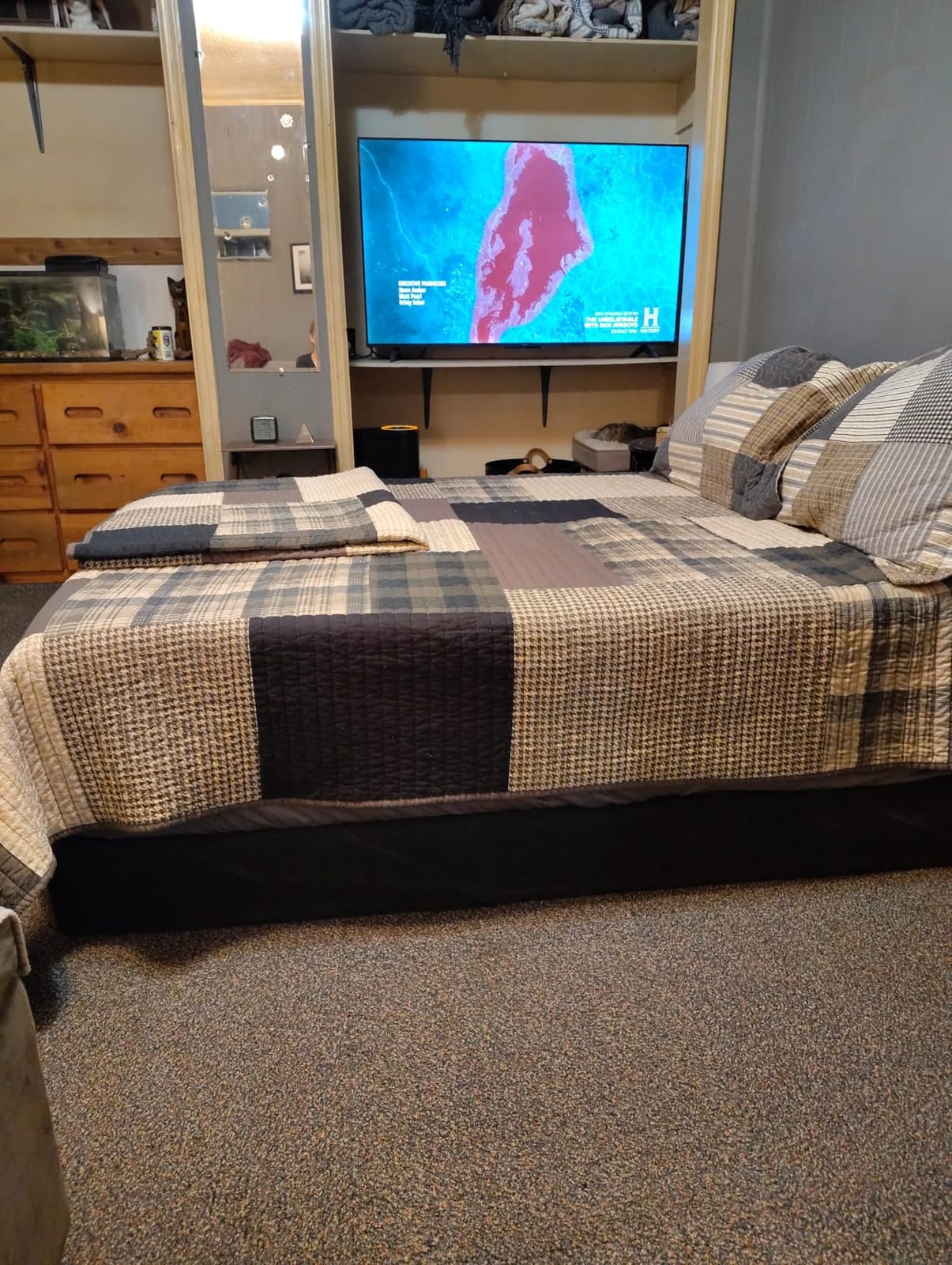 Woolrich Winter Hills Reversible Quilt Set - Cottage Styling Reversed to Solid Color, All Season Lightweight Coverlet, Cozy Bedding Layer, Matching Shams, Oversized Full/Queen, Plaid Blue 3 Piece customer photo 1