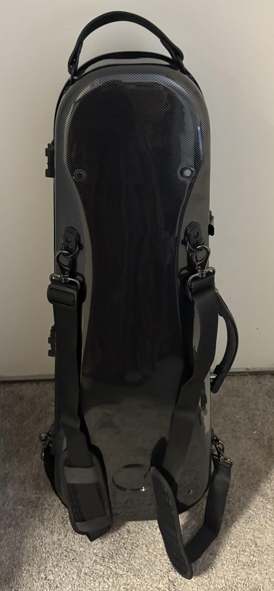 Vetimobato Carbon Fiber Viola Case 16 Inch Lightweight Hard Shell with Adjustable Interior Fits 15-17'' Violas Protective Shield Hygrometer 4 Bow Holder Backpack Strap for Professional (15-17'' viola) customer photo 1