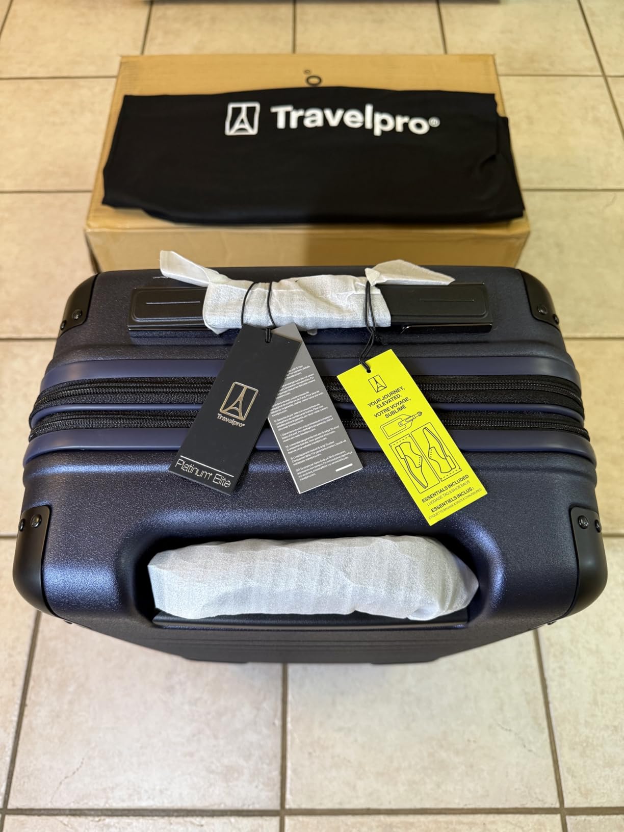 Travelpro Platinum Elite Hardside Checked Luggage Spinner, Navy, 28-Inch customer photo 1