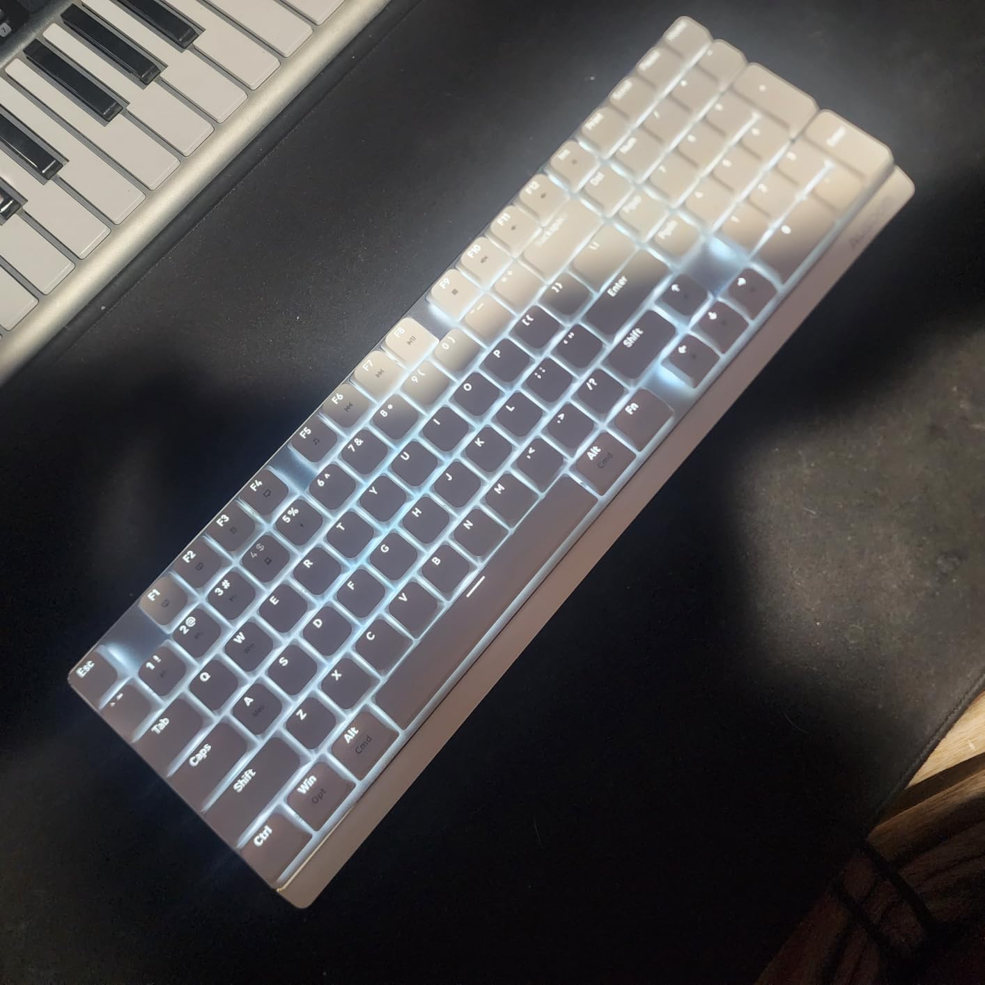 AUSDOM Wireless Mechanical Silent Office Keyboard, Low-Profile Linear Switches customer photo 2
