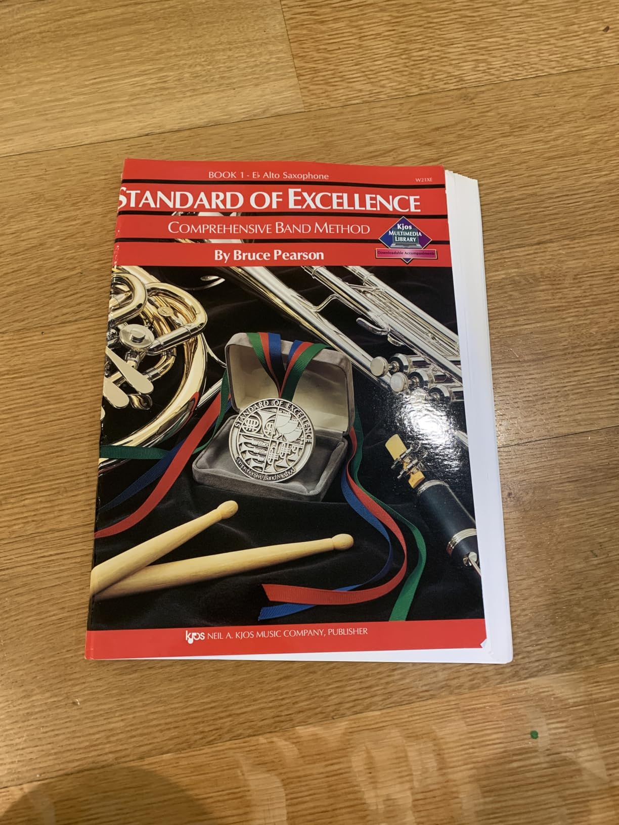 W21XE - Standard of Excellence Book 1 - Alto Saxophone customer photo 2
