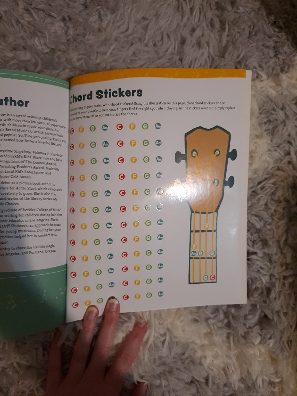 Kids' Guide to Learning the Ukulele: 24 Songs to Learn and Play (Happy Fox Books) Introduction to the Uke for Children, with Basic Instructions, Tuning, Chords, Games, Activities, Fun Facts, and More customer photo 1
