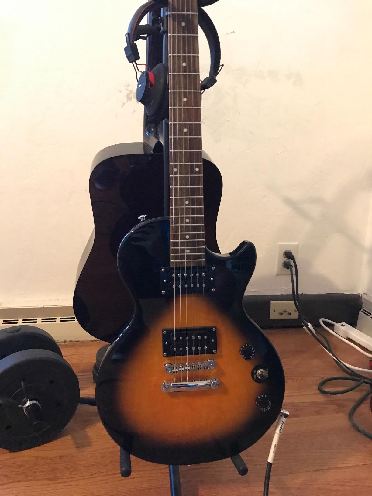 Epiphone Les Paul Special-II E1 Electric Guitar, Heritage Cherry Sunburst customer photo 2