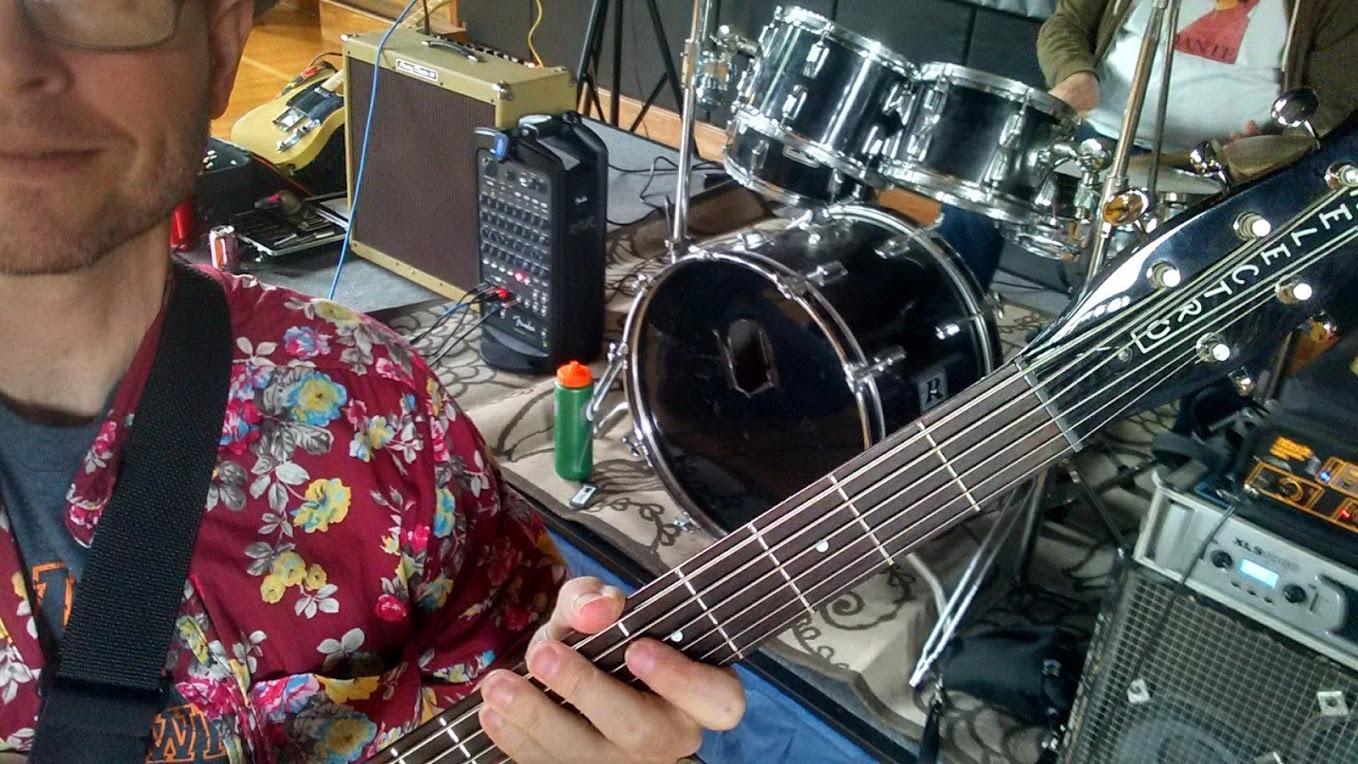 Ernie Ball 6-String Short Scale Bass Slinky Nickel Wound Electric Guitar Strings, 20w-90 Gauge (P02837) customer photo 2