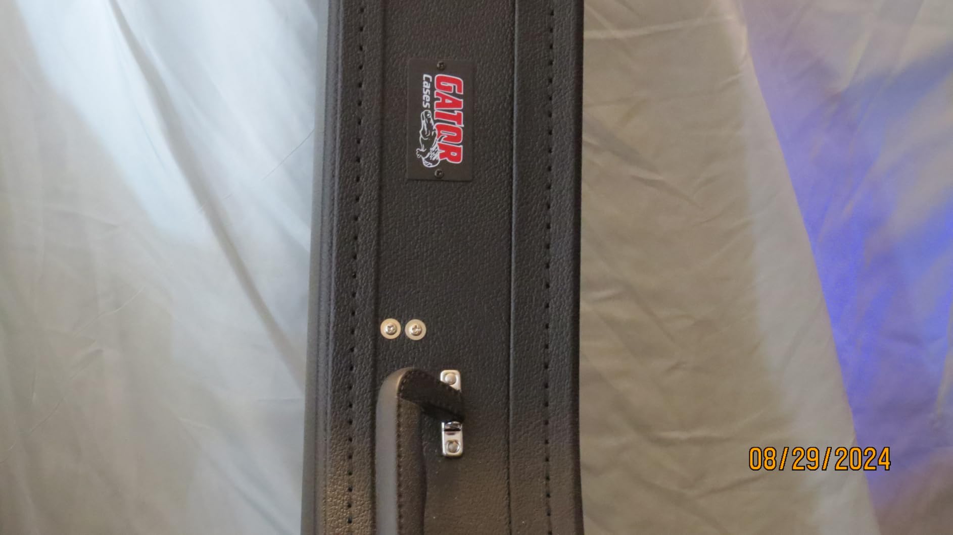 Gator Cases Traditional Series Hard-Shell Wood Case for Les Paul Style Guitars (GWE-LPS-BLK) customer photo 2