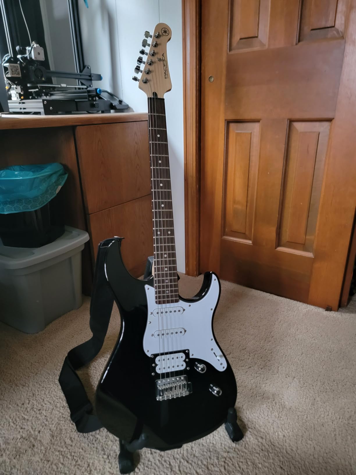 Yamaha Pacifica Series PAC112V Electric Guitar, Natural customer photo 1