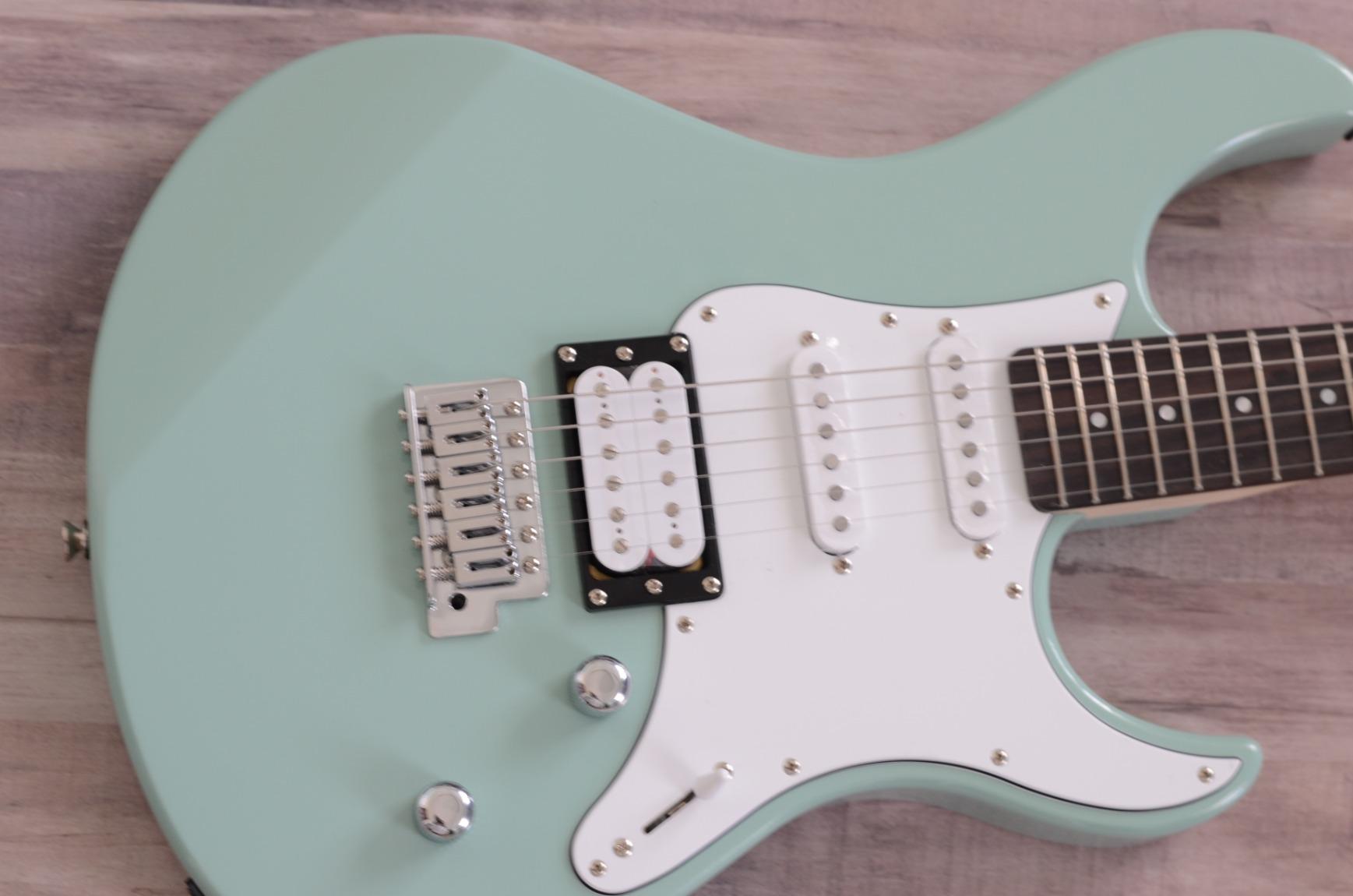Yamaha Pacifica Series PAC112V Electric Guitar, Natural customer photo 2