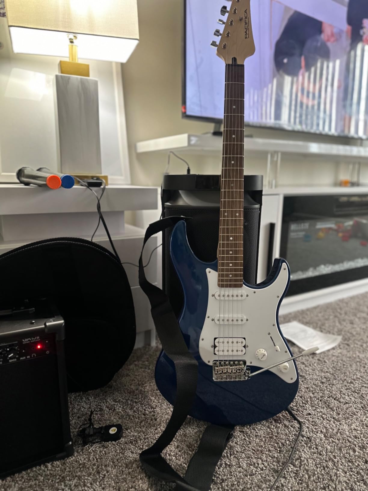 Yamaha GigMaker EG Electric Guitar Pack with Amplifier, Gig Bag, Tuner, Cable, Strap and Picks - Metallic Blue customer photo 2