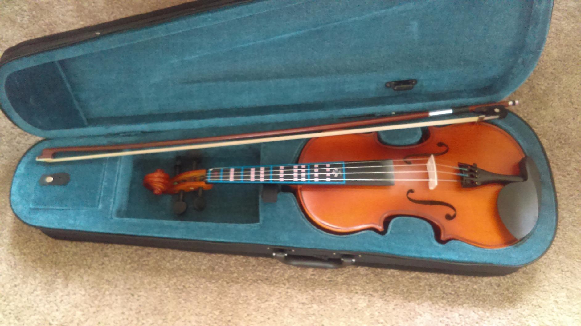 Mendini by Cecilio 3/4 Violin Set For Beginners - Hand Carved Acoustic Violins Kit - Fiddle Solid Wood Kit with Hard Case, Bow, Rosin, Shoulder Rest, Bridge and Extra Strings customer photo 1