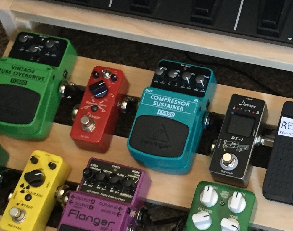 Behringer CS400 Compressor Sustainer Ultimate Dynamics Effects Pedal customer photo 2