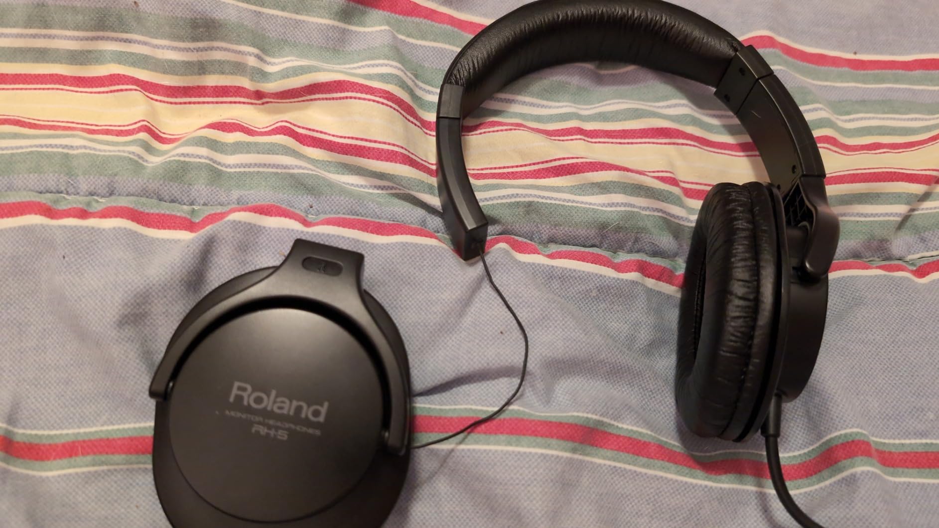 Roland RH-5 Over-Ear, Closed-Back Monitor Headphones customer photo 1