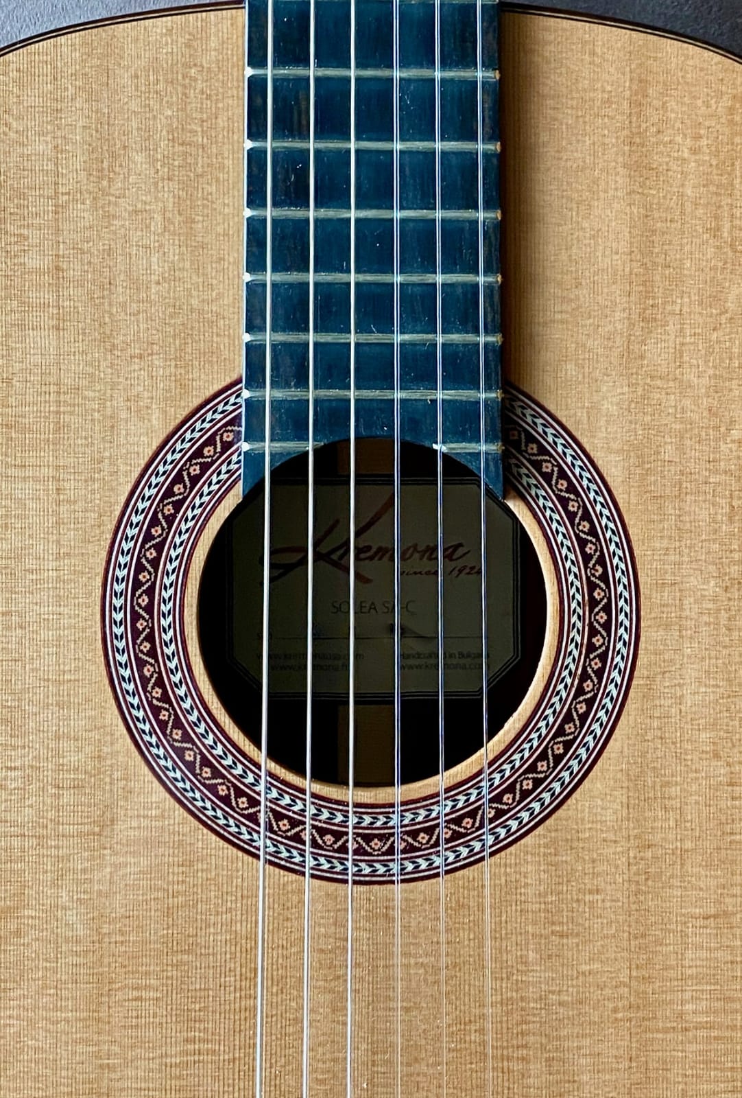 Kremona Solea - All-Solid Classical Guitar - Handmade in Europe - Deluxe Hardshell Case Included customer photo 2